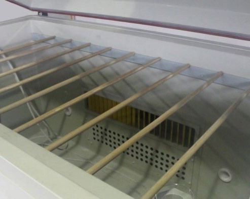 Cámara aprobada de envejecimiento de la prueba del ambiente del espray de sal de la niebla de la corrosión de ASTM B117 1